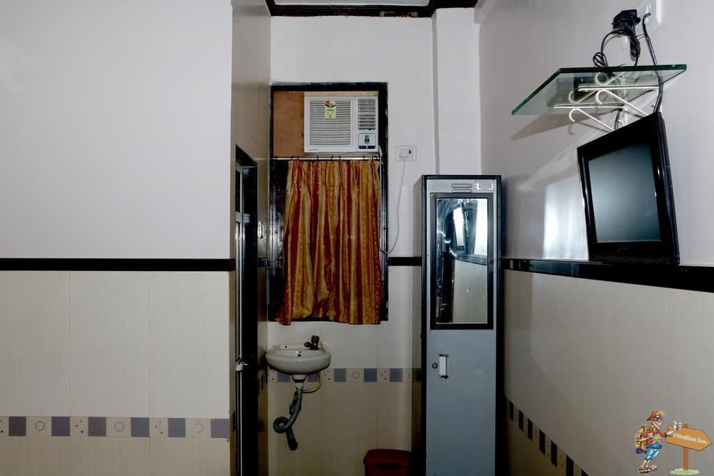 Traveller'S Inn Hotel - Fort Mumbai Exterior photo