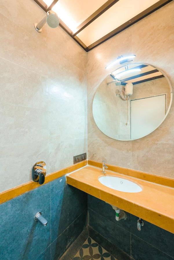 Traveller'S Inn Hotel - Fort Mumbai Exterior photo